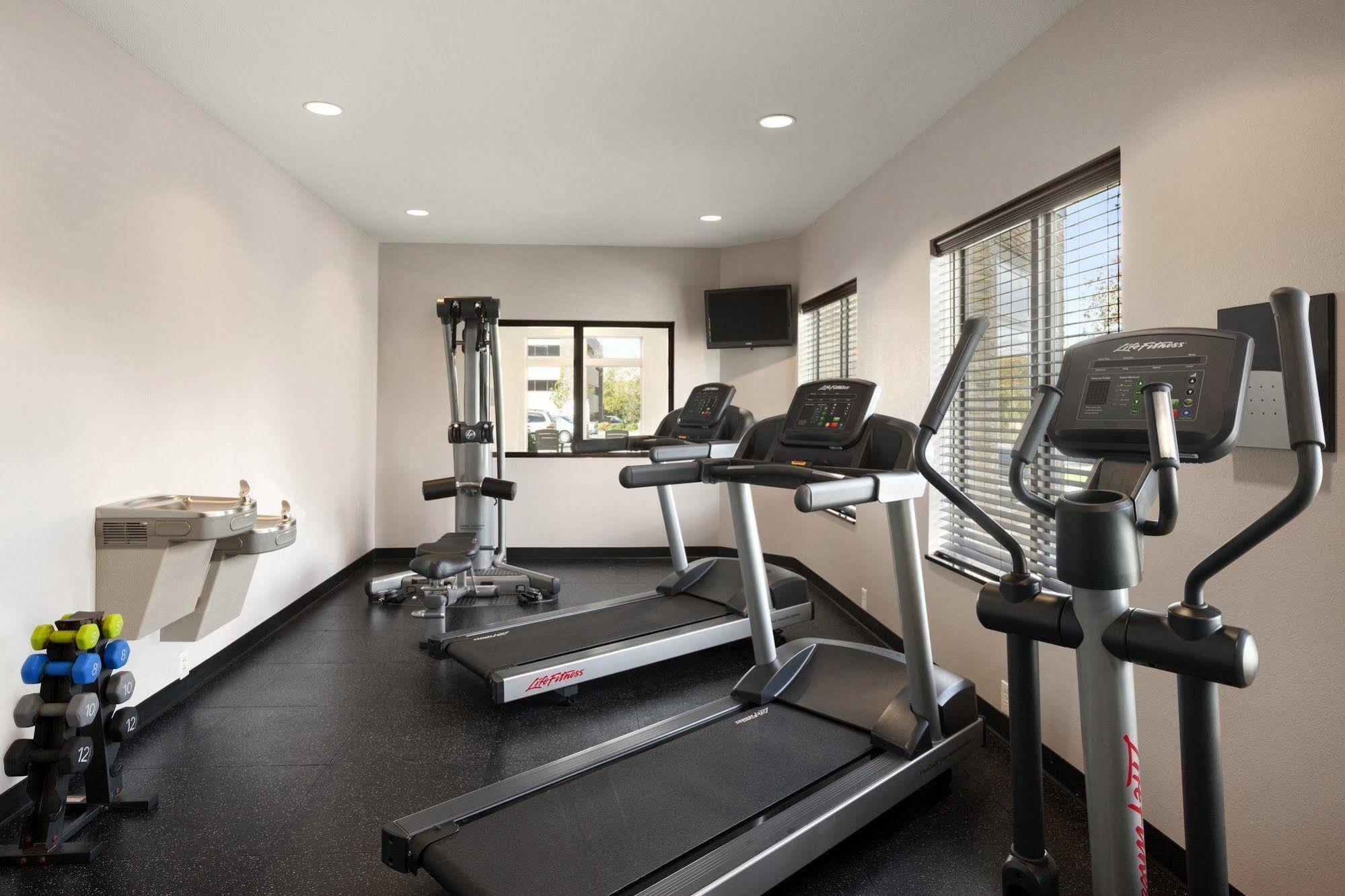 Staybridge Suites - Cedar Rapids North By Ihg Eksteriør billede